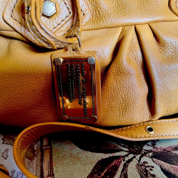 Marc by Marc Jacobs Goldenrod Yellow Purse w/Signature Lining - Picture 9 of 10